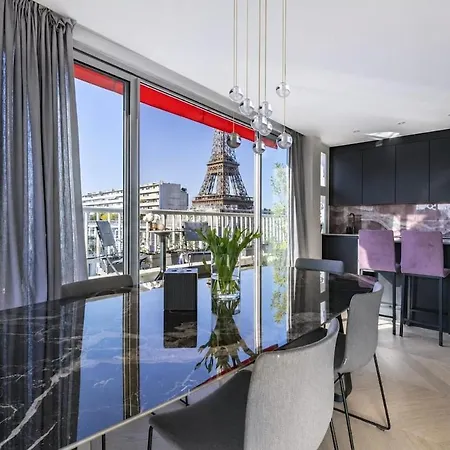 Eiffel Tower View Roof Luxe Services Appartement